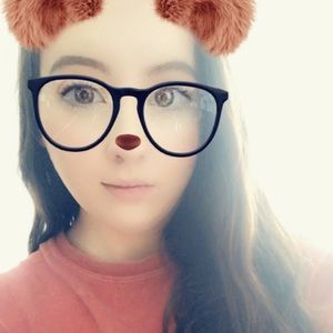 Meet your Posher, Holly